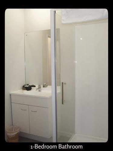 Browns Bay Olive Tree Motel & Apartment Okura Bush 外观 照片